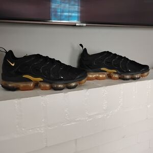 Nike Vapormax Black & Gold (Mens 10.5)